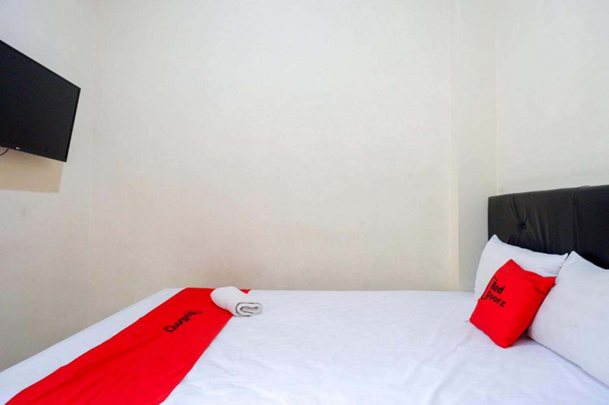 Reddoorz Syariah Near Purwosari Train Station Hotell Solo Exteriör bild