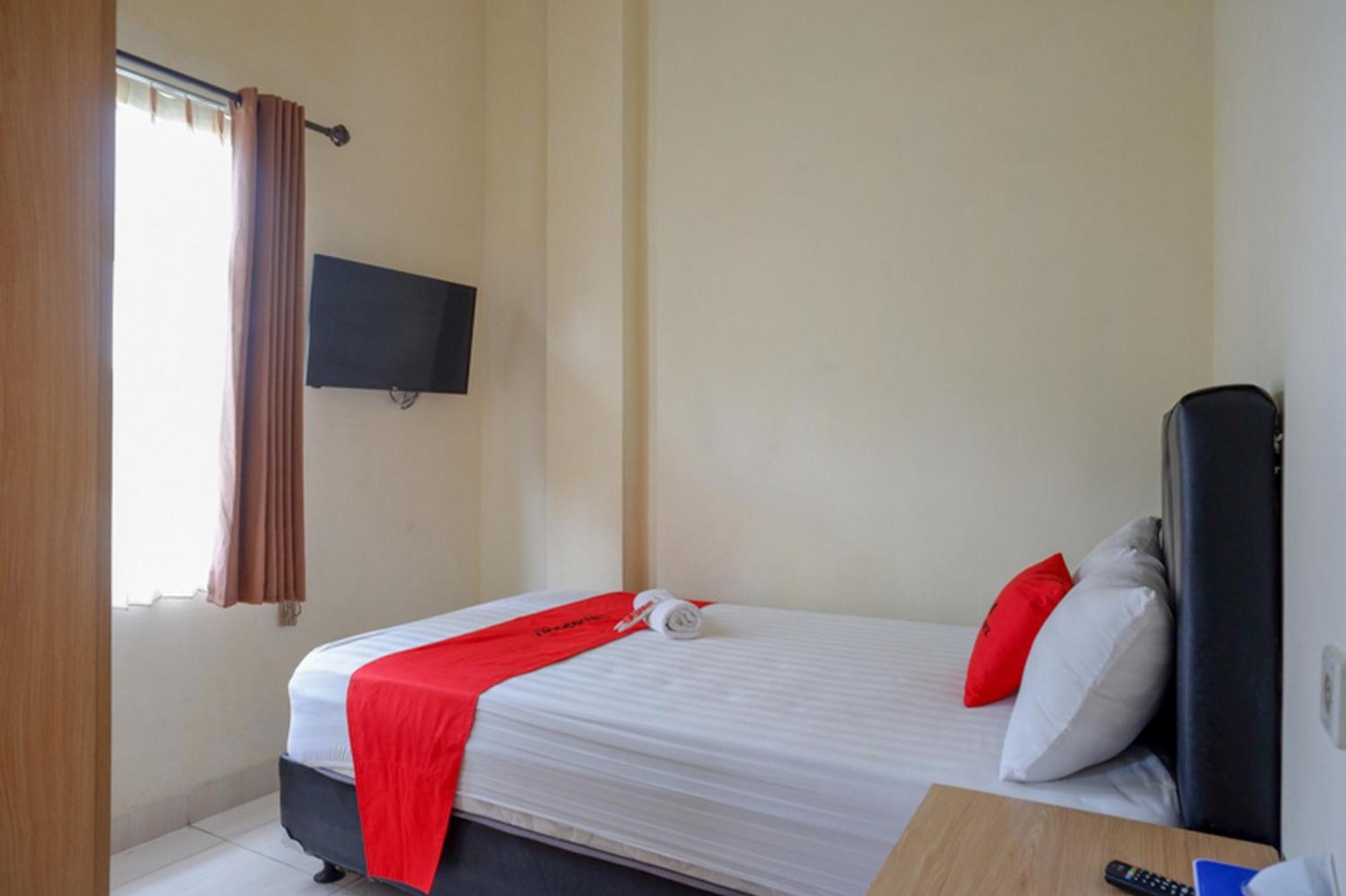 Reddoorz Syariah Near Purwosari Train Station Hotell Solo Exteriör bild