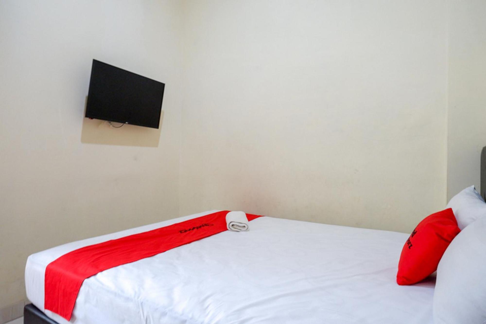 Reddoorz Syariah Near Purwosari Train Station Hotell Solo Exteriör bild