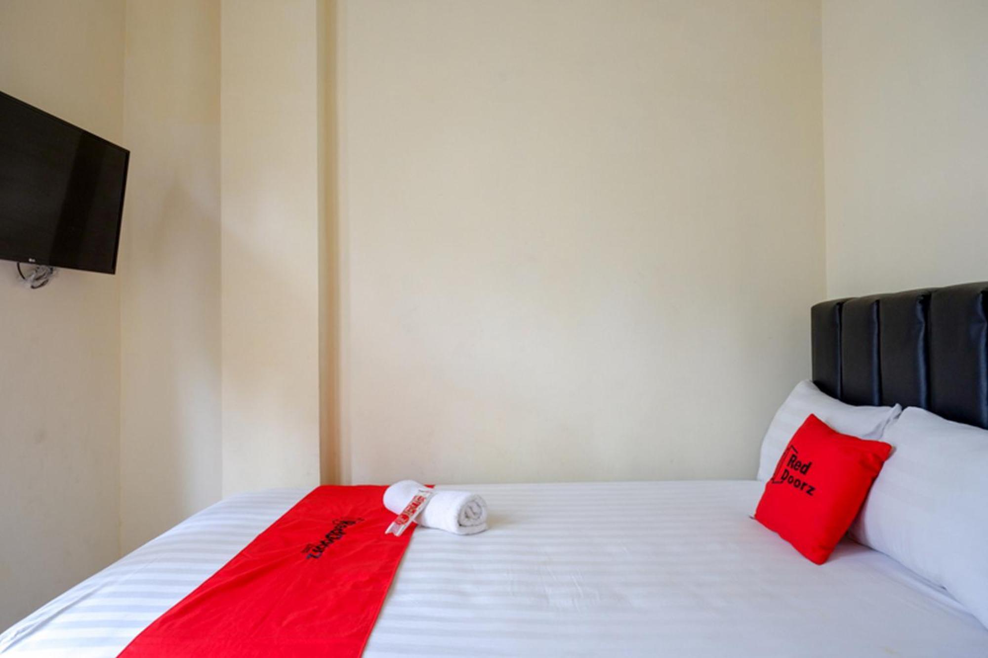 Reddoorz Syariah Near Purwosari Train Station Hotell Solo Exteriör bild