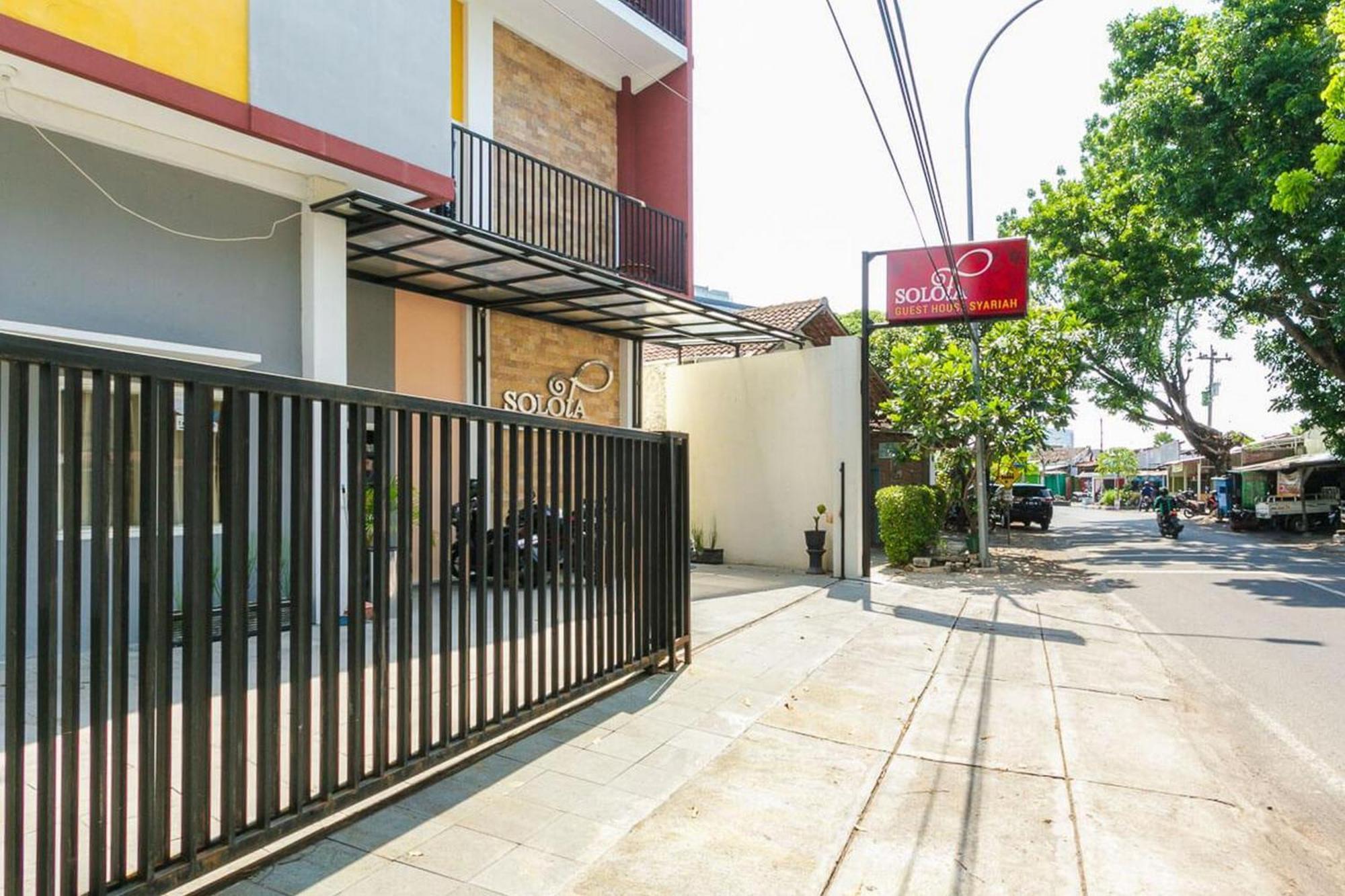 Reddoorz Syariah Near Purwosari Train Station Hotell Solo Exteriör bild