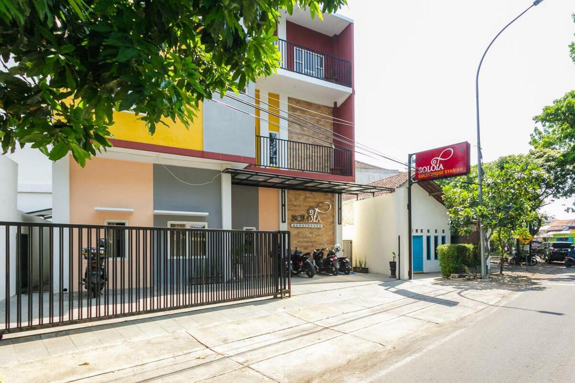 Reddoorz Syariah Near Purwosari Train Station Hotell Solo Exteriör bild